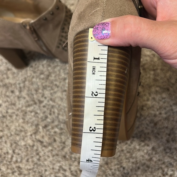 Kaari Blue Tan Studded Kristen Suede Heel Booties size 8 - Picture 12 of 15